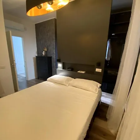 Apartamento Elegante 80mq Vicino Sempione